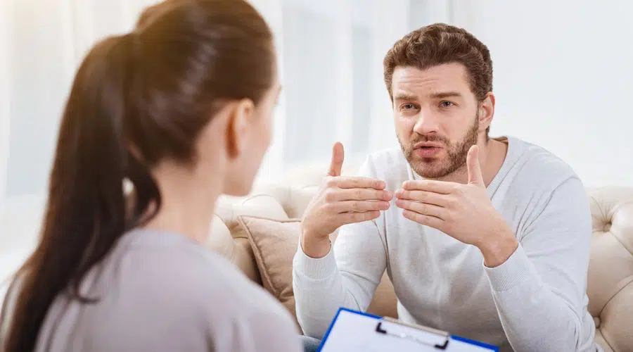 devenir assistant service social